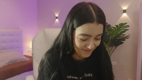 Mia Gomez online show from 5, 11, 2025