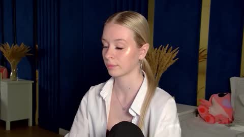 Mia online show from 25, 11, 2025