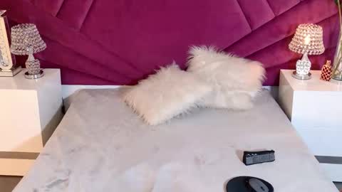 miahantonelli online show from 28, 3, 2026