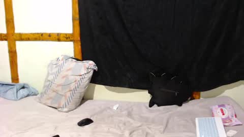 Mia  Sam online show from 22, 9, 2025