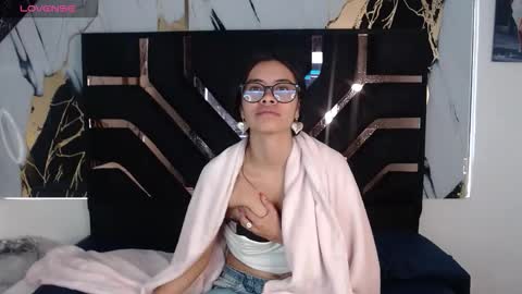 Snapshot of miahotcs chatting on 19, 1, 2026 miahotcs online show from 19, 1, 2026