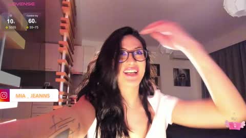 Snapshot of miajeans chatting on 17, 2, 2025 Mia online show from 17, 2, 2025