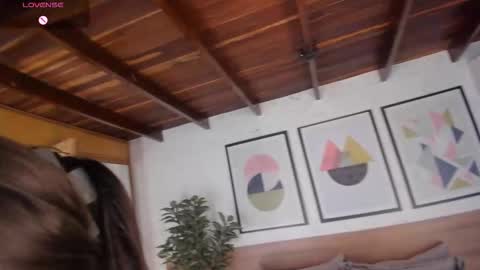 Mia  online show from 9, 11, 2025