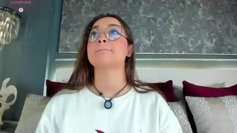 Snapshot of miakay1 chatting on 10, 5, 2026 Mia online show from 10, 5, 2026