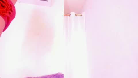 miakirshner_ online show from 16, 12, 2025