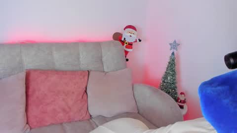 miakris1 online show from 19, 12, 2024