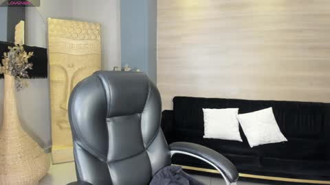 Call me Mia  online show from 31, 3, 2026