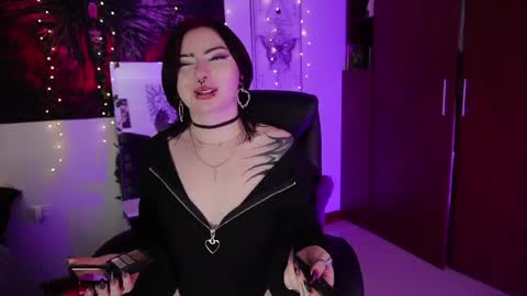 Snapshot of miami_18_ chatting on 19, 4, 2026 Lili online show from 19, 4, 2026