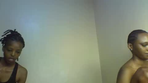 Snapshot of miami_muffin chatting on 19, 11, 2025 Muffin online show from 19, 11, 2025