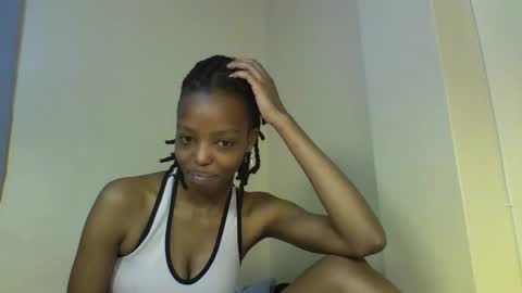 Snapshot of miami_muffin chatting on 21, 11, 2025 Muffin online show from 21, 11, 2025