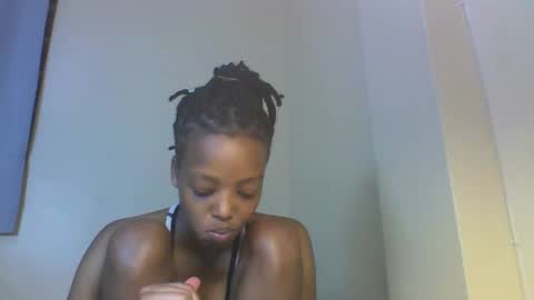 Snapshot of miami_muffin chatting on 25, 11, 2025 Muffin online show from 25, 11, 2025