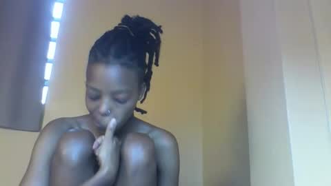 Snapshot of miami_muffin chatting on 25, 11, 2025 Muffin online show from 25, 11, 2025