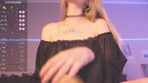 Mia online show from 8, 12, 2024