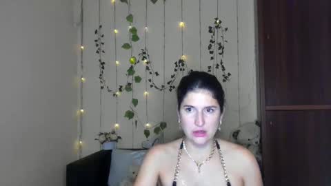 Snapshot of miamilff_sugar chatting on 19, 5, 2026 Alianna online show from 19, 5, 2026