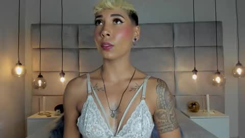 Mia Morgann online show from 25, 1, 2025