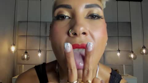 Mia Morgann online show from 3, 2, 2025