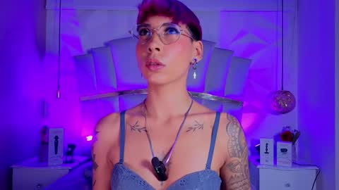 Mia Morgann online show from 15, 9, 2025