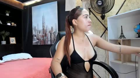 Snapshot of mianavarro_ chatting on 28, 5, 2026 Mia online show from 28, 5, 2026