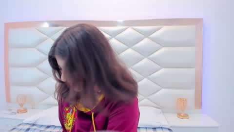 Snapshot of miaqueen021 chatting on 13, 1, 2025 Sweetie Mia online show from 13, 1, 2025