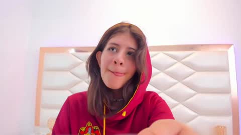 Snapshot of miaqueen021 chatting on 13, 1, 2025 Sweetie Mia online show from 13, 1, 2025