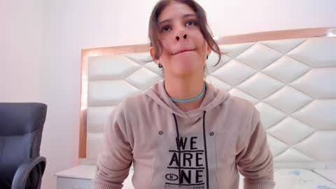 Snapshot of miaqueen021 chatting on 29, 1, 2025 Sweetie Mia online show from 29, 1, 2025