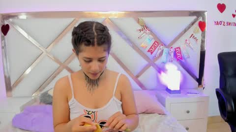 Snapshot of miaqueen021 chatting on 11, 2, 2025 Sweetie Mia online show from 11, 2, 2025