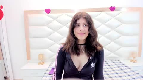 Snapshot of miaqueen021 chatting on 13, 2, 2025 Sweetie Mia online show from 13, 2, 2025