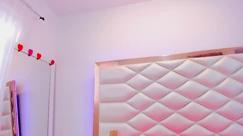 Snapshot of miaqueen021 chatting on 25, 2, 2025 Sweetie Mia online show from 25, 2, 2025