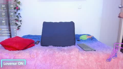 Mia Milf online show from 27, 3, 2026