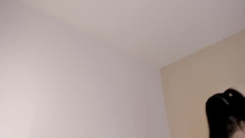 Snapshot of miaroberttss chatting on 25, 5, 2026 Mia online show from 25, 5, 2026