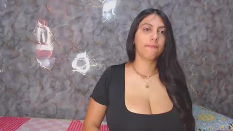 Snapshot of miarouse1531 chatting on 14, 12, 2025 miarouse1531 online show from 14, 12, 2025