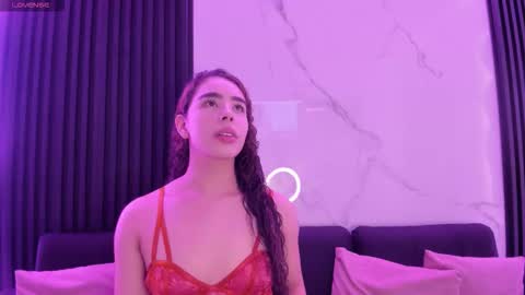 Snapshot of miascott5 chatting on 23, 10, 2025 miascott5 online show from 23, 10, 2025