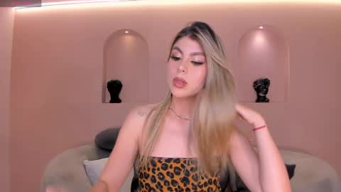 Snapshot of miasilvax chatting on 26, 5, 2026 Mia Silva online show from 26, 5, 2026