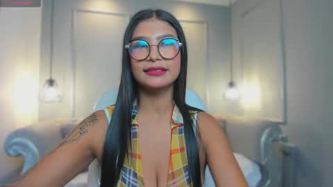 Mia  online show from 4, 3, 2026