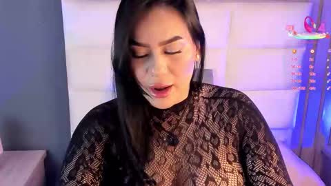 Mia online show from 4, 2, 2026