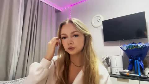 Milana online show from 22, 2, 2026