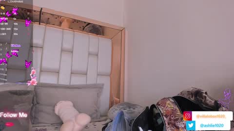 Mia Villalobos online show from 27, 12, 2024