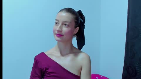  Chloe  online show from 3, 10, 2025