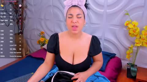 Mia online show from 4, 1, 2025