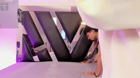 MiaIron online show from 15, 4, 2026