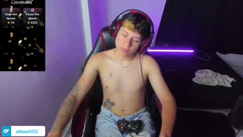 Snapshot of michael_kendall0 chatting on 2, 10, 2025 michael independent model  online show from 2, 10, 2025