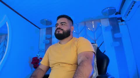 Snapshot of michaelbear_ chatting on 25, 2, 2025 Michael online show from 25, 2, 2025