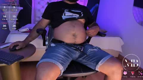 Snapshot of michaelbear_ chatting on 15, 10, 2025 Michael online show from 15, 10, 2025