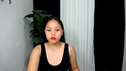 Snapshot of michafoxcum chatting on 11, 12, 2024 michafoxcum online show from 11, 12, 2024