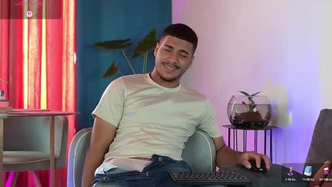 Snapshot of michel_g22 chatting on 23, 9, 2025 michel g22 online show from 23, 9, 2025