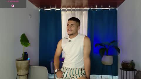 Snapshot of michel_g22 chatting on 22, 10, 2025 michel g22 online show from 22, 10, 2025