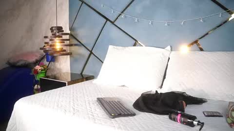 michell_starrr online show from 19, 5, 2026