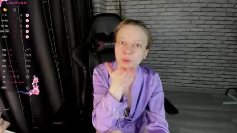 michelle_blond online show from 9, 3, 2025