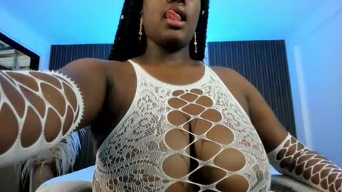 Snapshot of michellepreston_ chatting on 13, 2, 2026 michellepreston_ online show from 13, 2, 2026