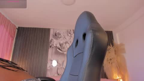 Snapshot of michellepreston_ chatting on 2, 6, 2026 michellepreston_ online show from 2, 6, 2026